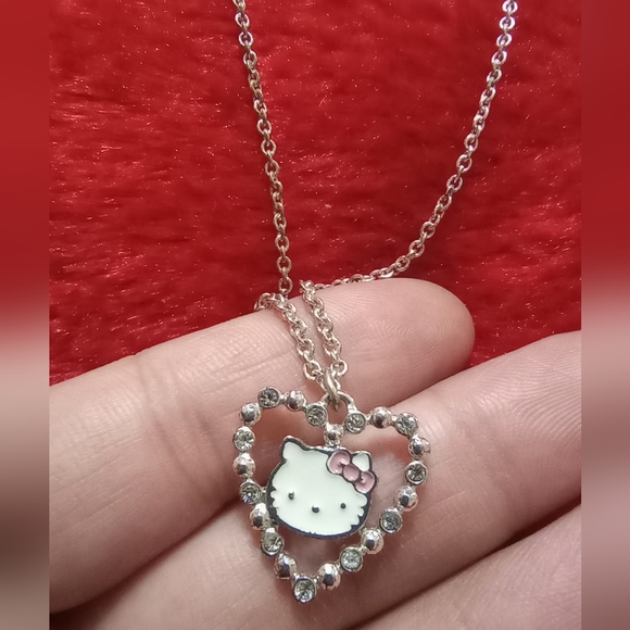 Hello Kitty Necklace - Picture 2 of 4